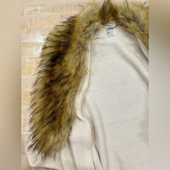 Bebe faux fur shawl sweater open front jacket - Picture 16 of 16